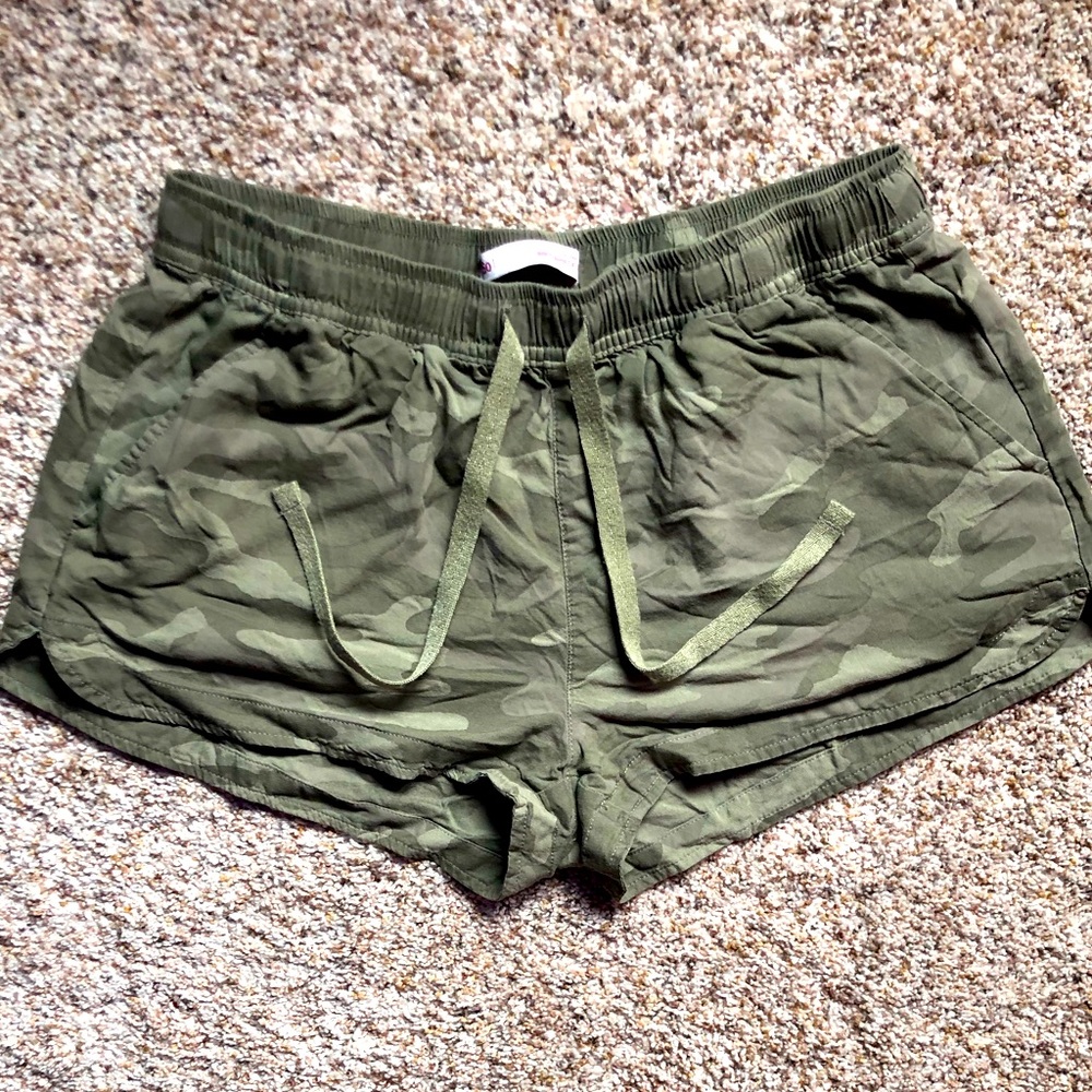 Medium Low Rise Camo Shorts (Worn)